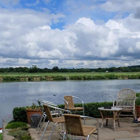 Inverloddon Bed And Breakfast, Wargrave Reading Eksteriør bilde