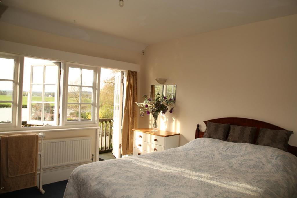 Inverloddon Bed And Breakfast, Wargrave Reading Eksteriør bilde